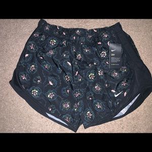 NWT Nike go dry shorts